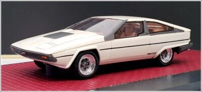 Matrix 1/43 Scale MX41001-181 - 1977 Jaguar Ascot Bertone - White - Image 1 of 4