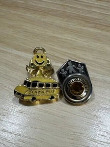 Pin de ángel de autobús escolar vintage y prendedor OCPS dedicado a estudiantes - Imagen 1 de 4