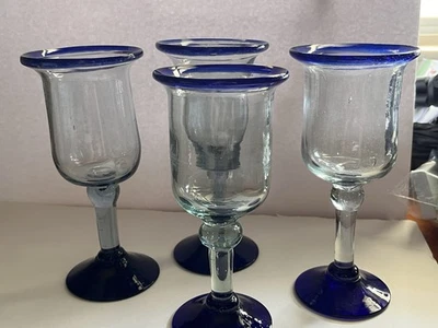 Juego de 4 vasos mexicanos con tallo de bola de agua/vino soplados a mano. Aprox 8” H Foto 1 de 4