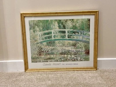 Impresión de arte de pared con marco dorado de Claude Monet “El puente japonés” Foto 1 de 2