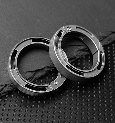 EDC Aleación de Titanio Creativo Llavero Mosquetón Portátil Hebilla Colgante para Regalo Foto 1 de 4