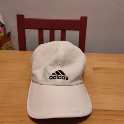 Gorra Adidas Relajada con Correa Blanca Talla Ajustable Foto 1 de 4