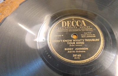 78RPM Decca Buddy Johnson - My Aching Heart VV+/ I Don't What's Troublin' V CHIP - Image 1 of 3