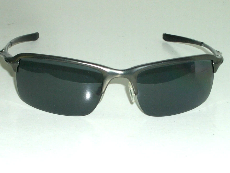 GAFAS DE SOL OAKLEY OO4071-04 126 WIRETAP 61[]14 GRIS TONO POLARIZADAS ENVOLVENTES DEPORTIVAS Foto 1 de 4