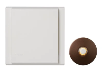 Timbre con cable de voltaje de línea NuTone, (1) pulsador de bronce frotado con aceite iluminado con LED Foto 1 de 4