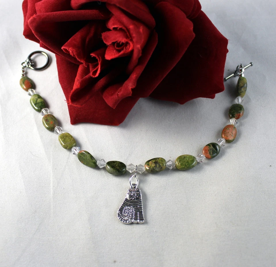 Pulsera artesanal con cuentas de gato de unakita y cristal CAT RESUCE Foto 1 de 1