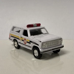 1980 80 Ford Bronco XLT Fire Rescue Collectible 1/64 Scale Diecast Diorama Model - Picture 1 of 5