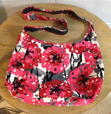 Thirty-One Reversible Bold Bloom Polka-Dot Shoulder Book Bag Bohemian Bag GREAT - Image 1 of 4