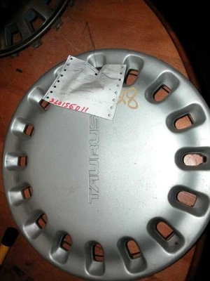 92 93 94 95 FORD TAURUS WHEEL COVER 16 SLOTS  - Image 1 of 2