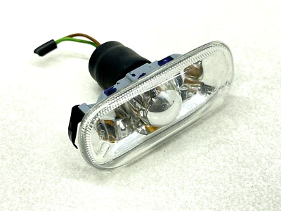 2005-2011 AUDI A6 QUATTRO FRONT RIGHT SIDE REPEATER TURN SIGNAL LIGHT LAMP OEM - Image 1 of 4