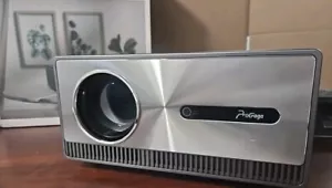 HD Multimedia Projector - Picture 1 of 3