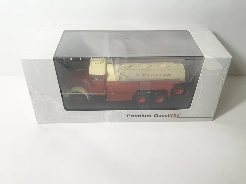 1/43 1942 - 1962 Tatra 111C fire tanker Premium Classixxs PLC47028 Very rare! - Image 1 of 3