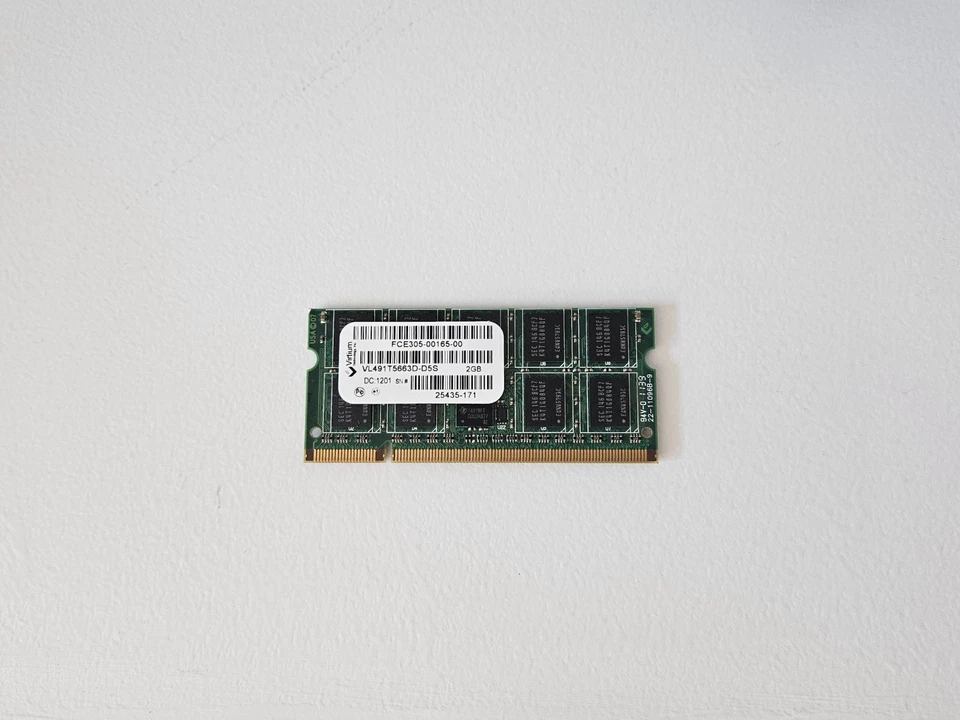 Virtium 2 GB PC2-4200 DDR2-533 MHz ECC sin búfer CL4 SODIMM VL491T5663D-D5S Foto 1 de 1