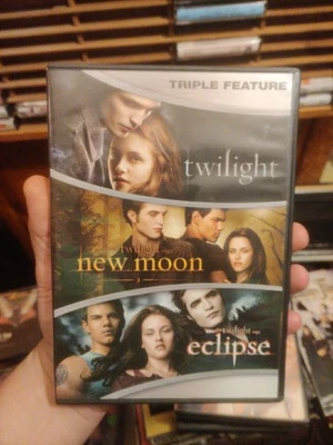 The Twilight Saga DVD Triple Feature Twilight New Moon Eclipse  Foto 1 de 4
