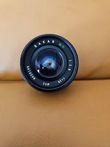 Sakar MC Auto 28mm Lens F 1:2.8 Lens With Lens Case - Picture 1 of 3