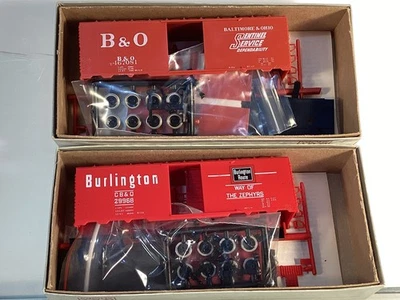 C&BT SHOPS LOT/2 HO 1944 AAR 40' BOX CAR Single Door, B&O and CB&Q - Image 1 of 2