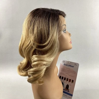 Peluca ondulada Every6 #DRFF4/ marrón champán rubia EveryWear frente de encaje sintético Foto 1 de 4