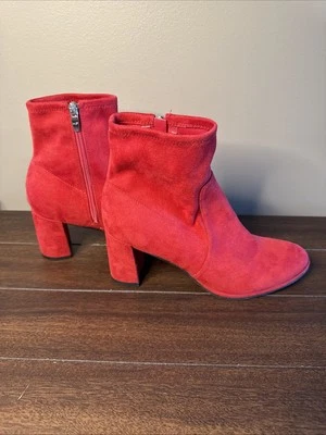 Botines informales Marc Fisher Lizzy rojos de microgamuza tacón ancho para mujer 9,5 Foto 1 de 4