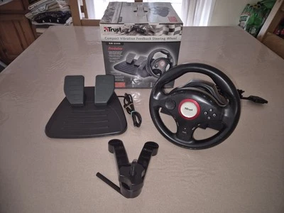 Volante Con Pedaliera Trust GM-3200 per PS2 - Immagine 1 di 4