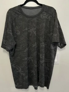 Lululemon Camicia Uomo Grigio Medio Mimetico Palestra Maglietta Performance Allenamento Activewear XXL - Foto 1 di 5