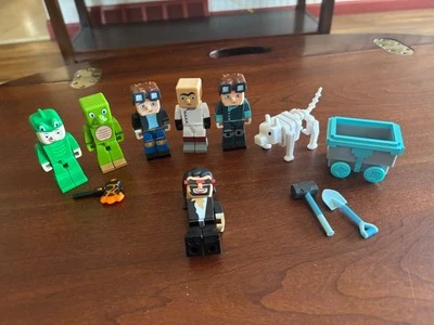 Lot of 6 Minecraft Tube Heroes Plus Skeleton Dog Action Figures & Cart - Image 1 of 3