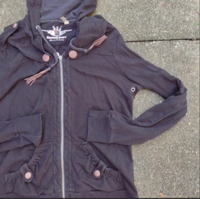 Sudadera con Capucha Twisted Heart Talla L, Embellecida, Sudadera Cremallera Completa Foto 1 de 4