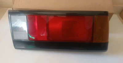 Carcaça traseira direita original do fabricante Honda Civic 1986–1987 Stanley 043-7326R NOS - Imagem 1 de 4