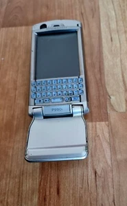 Sony Ericsson P990i in grey silver (faulty) - Picture 1 of 3