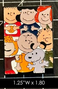 Peanuts: Group Photo Enamel Pin - Picture 1 of 2