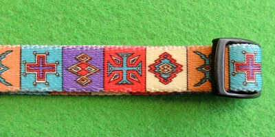 Collar de perro mediano ajustable de nailon de 5/8" diseño de cruz cristiana de 14"-20" cuatro patas Foto 1 de 3