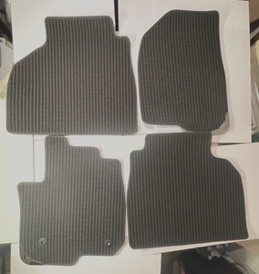Alfombrillas GMC 2019-2025 genuinas 4 piezas para doble cabina metal 85078899 nuevas - Imagen 1 de 9