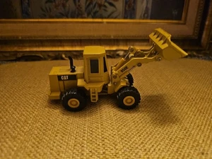 CAT 950 E  ARTICULATED FRONT LOADER 1:50 Scale Die Cast by ERTL, CATERPILLAR - Picture 1 of 24