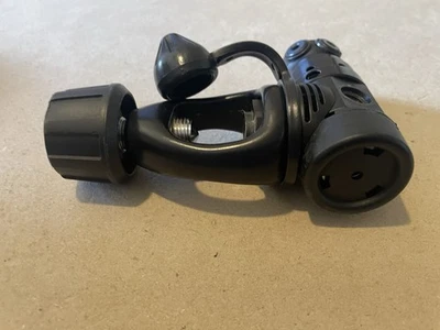 Scubapro Mk25 Ultralight Regulator First Stage (For Parts)(Yoke Knob Siezed) - Image 1 of 4