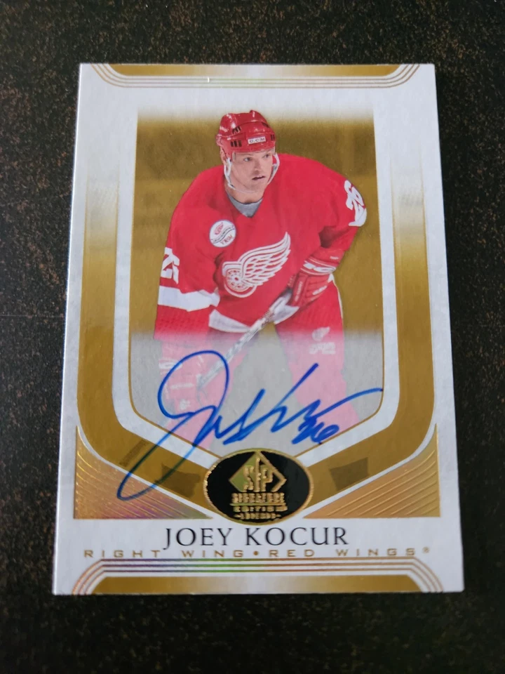 2020-21 SP Signature Edition Legends - Joey Kocur - Gold Spectrum Auto - Image 1 of 2