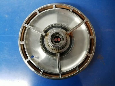 *ONE* Vintage 1964 Chevrolet Impala SS Chevelle Malibu Wheel Cover Hubcap USED - Image 1 of 4
