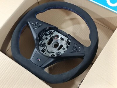 Volante BMW E60 E61 E63 E64 M5 M Sport fundo plano NOVO - Imagem 1 de 4