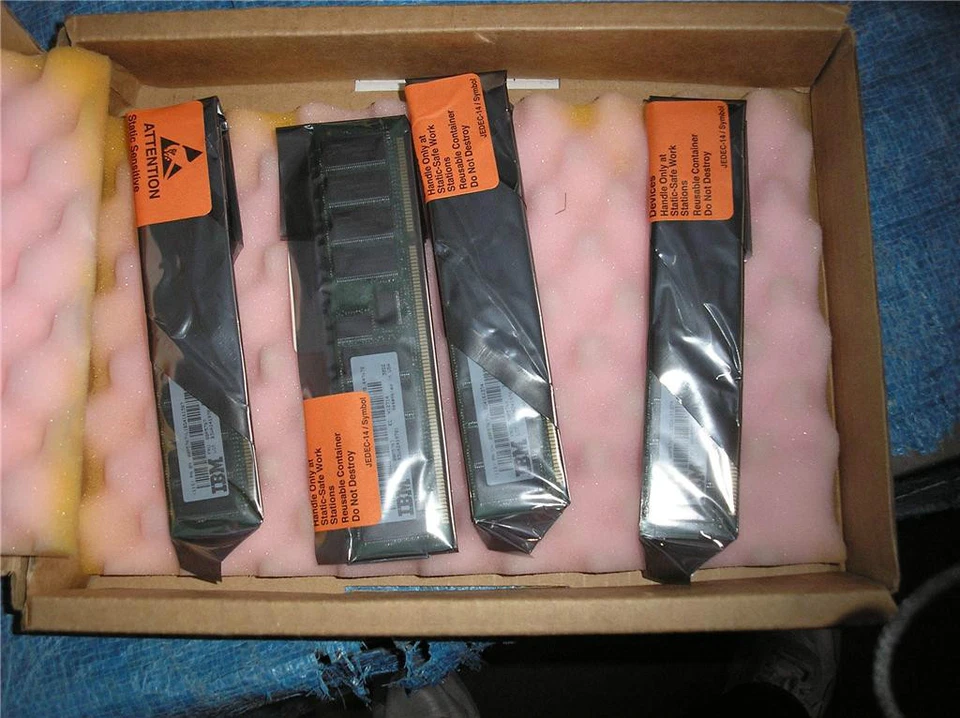 IBM 4447 2GB (4x 512MB) SDRAM Memory Kit 00P5667 - NEW! - Image 1 of 1