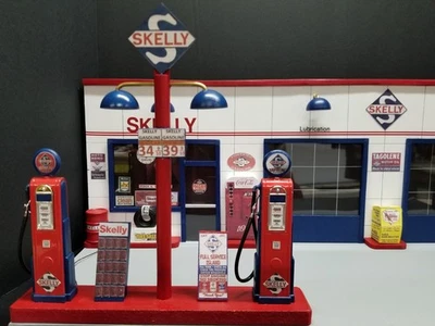 SKELLY GAS STATION FRONT W/ 2 PUMP ISLAND DIORAMA, 1:18, HAND CRAFTED, NEW - Image 1 of 4