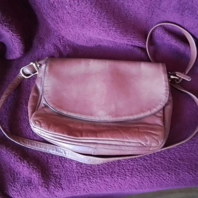 Cartera de hombro vintage PERLINA marrón forrada de cuero suave 3 cremalleras en el interior, EC Foto 1 de 4