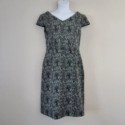 Vestido Vaina BETSEY JOHNSON Talla 14 Negro y Plateado Metálico Texturizado Manga Gorra Foto 1 de 4