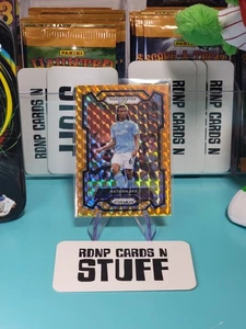 2023-24 Prizm Premier League - Nathan Ake #10 Orange Mosaic Prizm - Picture 1 of 2