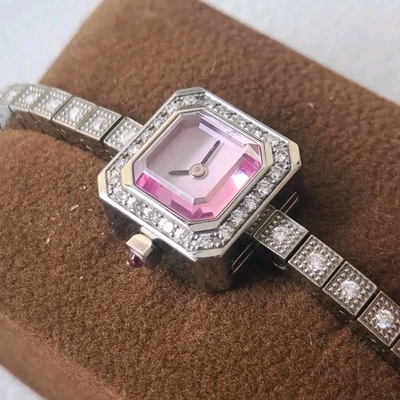 Reloj Corum Sugar Cube Damas, Bisel Diamante y Pulsera Esfera Rosa, 137.427.47 Foto 1 de 4