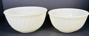 FIRE KING Anchor Hocking Creamy Clambroth SWIRL Milchglas 2-teiliges Set verschachtelt Vintage - Bild 1 von 9