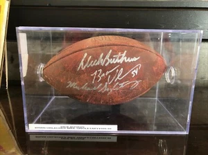 Fútbol americano Wilson Dick Butkus Brian Urlacher Mike Singletary triple firmado de la corte NFL - Imagen 1 de 9
