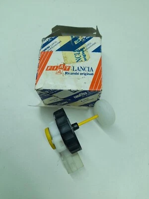 TAPPO SERBATOIO OLIO FRENI FIAT TEMPRA/TIPO LANCIA DEDRA ORIGINALE FIAT 7694596 - Imagem 1 de 4