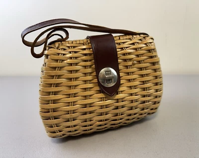 Mini bolso de mano de mimbre vintage hecho a mano Mr. Jonas hecho en Hong Kong Foto 1 de 4