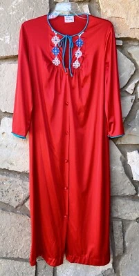 Bata vintage Montgomery Ward pequeña roja satinada bordada flores botón frontal EC Foto 1 de 4