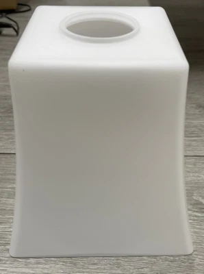 Бра для ванной Justice Design Group FSN-8441-40-OPAL Fusion квадратное расклешенное черное - Изображение 1 из 2