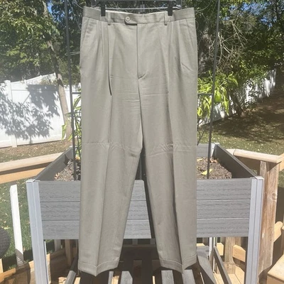 Pantalones de vestir Zanella para hombre verdes plisados con puños talla 36x30 cintura real 35” Foto 1 de 4