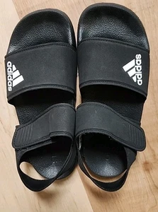 Adidas Adilette Sandalen Kleinkinder Größe 2 schwarz/weiß Unisex GW0344 - Bild 1 von 5